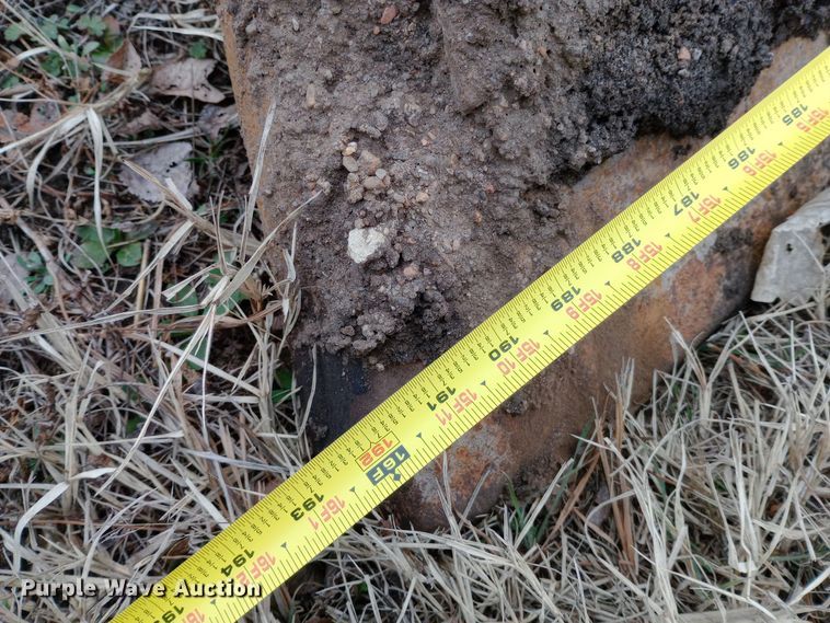 image for item EO0561 Caterpillar D8 A dozer blade