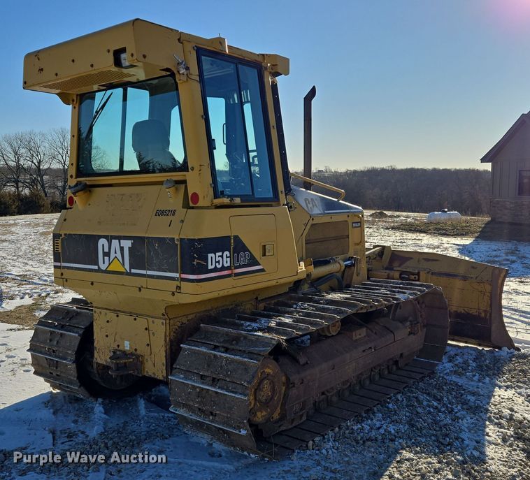 image for item EQ3898 2003 Caterpillar D5G dozer