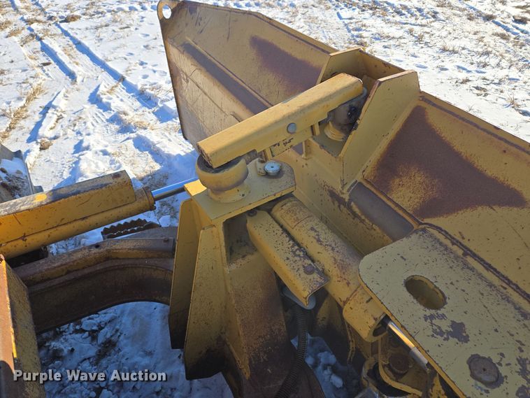 image for item EQ3898 2003 Caterpillar D5G dozer