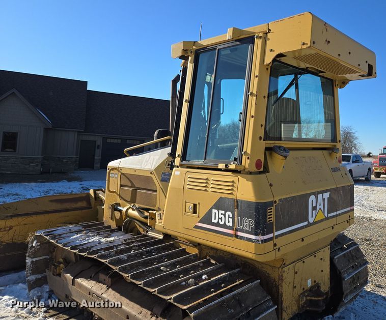 image for item EQ3898 2003 Caterpillar D5G dozer
