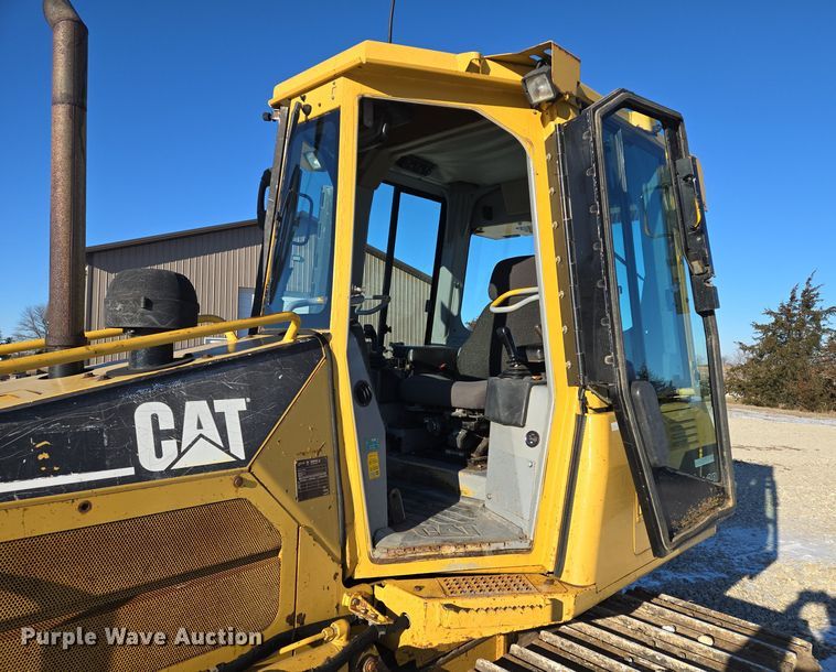 image for item EQ3898 2003 Caterpillar D5G dozer