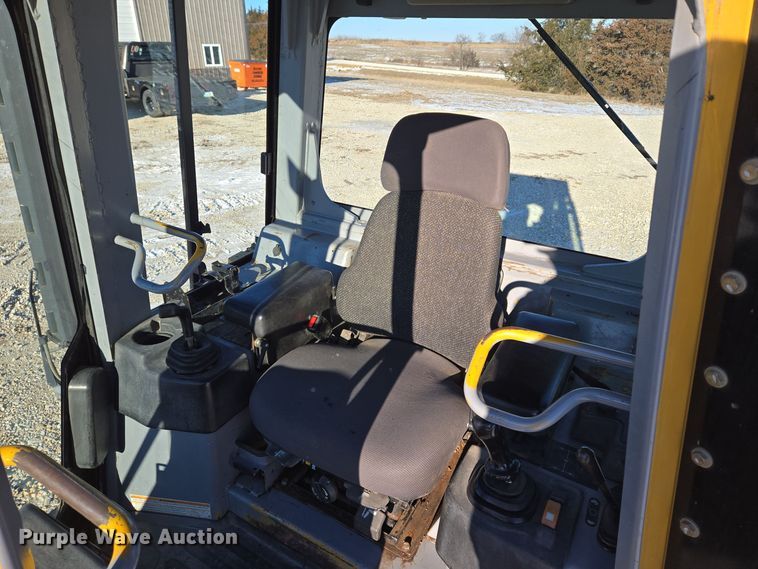 image for item EQ3898 2003 Caterpillar D5G dozer