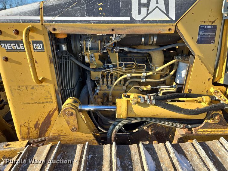 image for item EQ3898 2003 Caterpillar D5G dozer