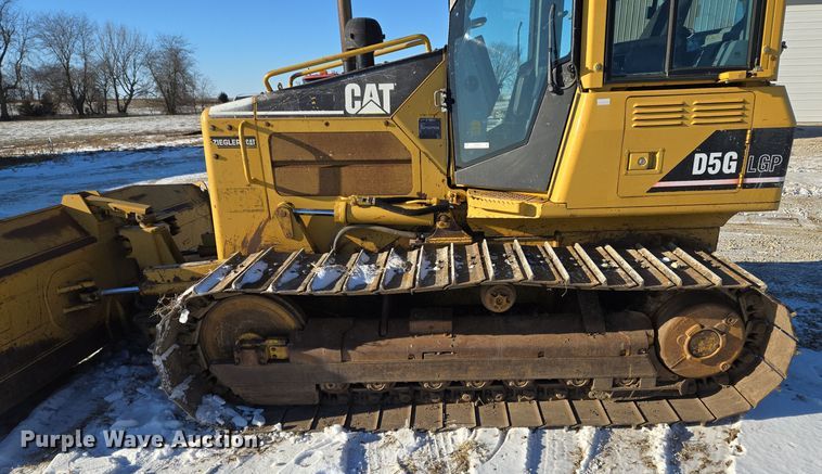 image for item EQ3898 2003 Caterpillar D5G dozer
