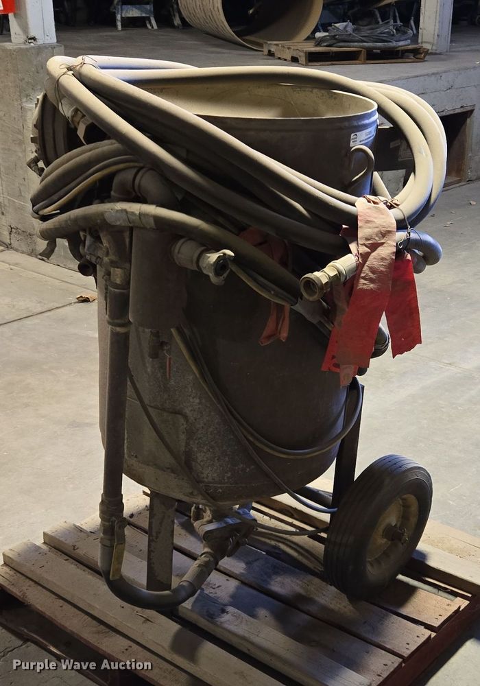 image for item EQ3924 Empire  Super-650-6P sand blaster