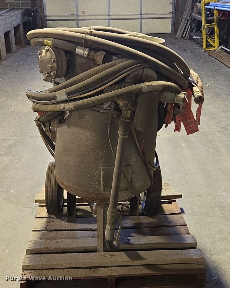 image for item EQ3924 Empire  Super-650-6P sand blaster