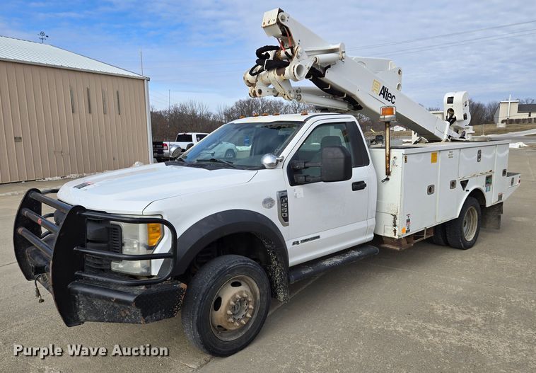 image for item EQ3932 2017 Ford F550 Super Duty XL bucket truck