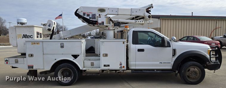 image for item EQ3932 2017 Ford F550 Super Duty XL bucket truck