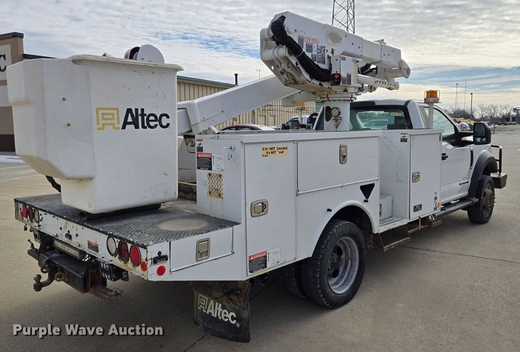 image for item EQ3932 2017 Ford F550 Super Duty XL bucket truck