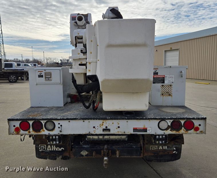 image for item EQ3932 2017 Ford F550 Super Duty XL bucket truck