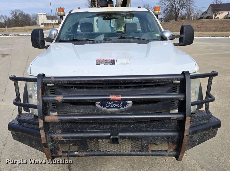 image for item EQ3932 2017 Ford F550 Super Duty XL bucket truck