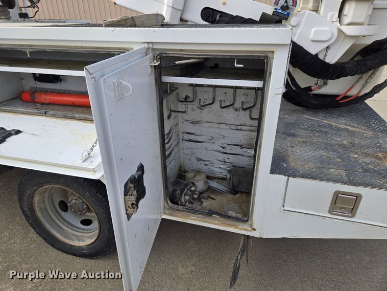 image for item EQ3932 2017 Ford F550 Super Duty XL bucket truck