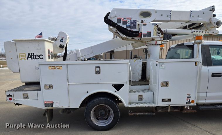 image for item EQ3932 2017 Ford F550 Super Duty XL bucket truck