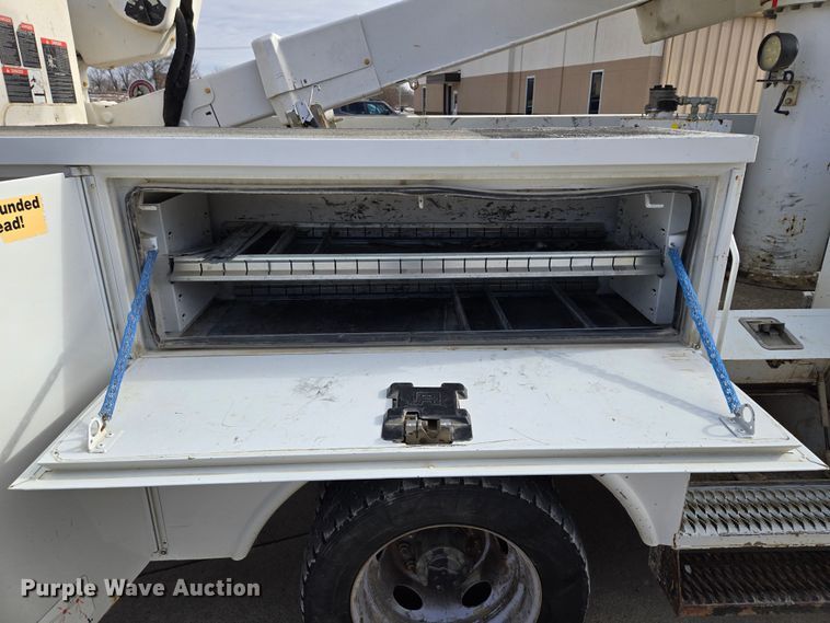 image for item EQ3932 2017 Ford F550 Super Duty XL bucket truck