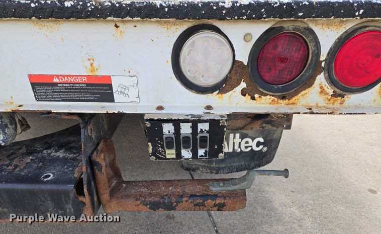 image for item EQ3932 2017 Ford F550 Super Duty XL bucket truck