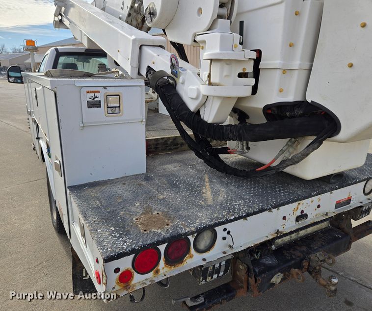 image for item EQ3932 2017 Ford F550 Super Duty XL bucket truck