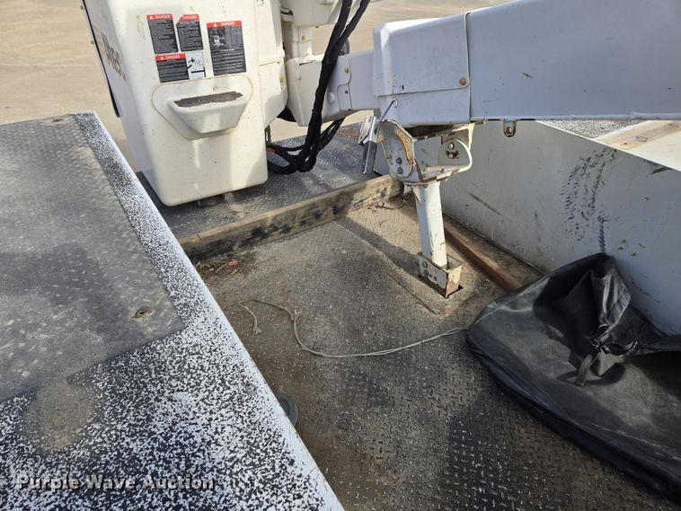 image for item EQ3932 2017 Ford F550 Super Duty XL bucket truck