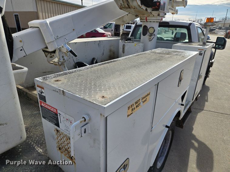 image for item EQ3932 2017 Ford F550 Super Duty XL bucket truck