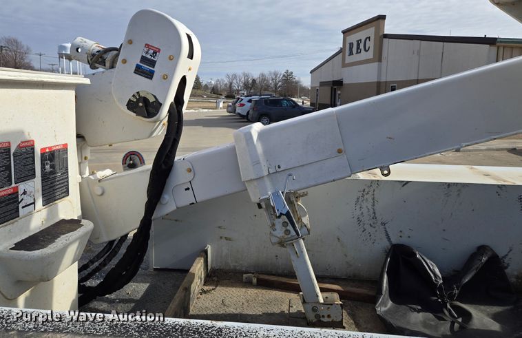 image for item EQ3932 2017 Ford F550 Super Duty XL bucket truck