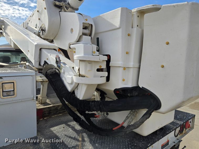 image for item EQ3932 2017 Ford F550 Super Duty XL bucket truck