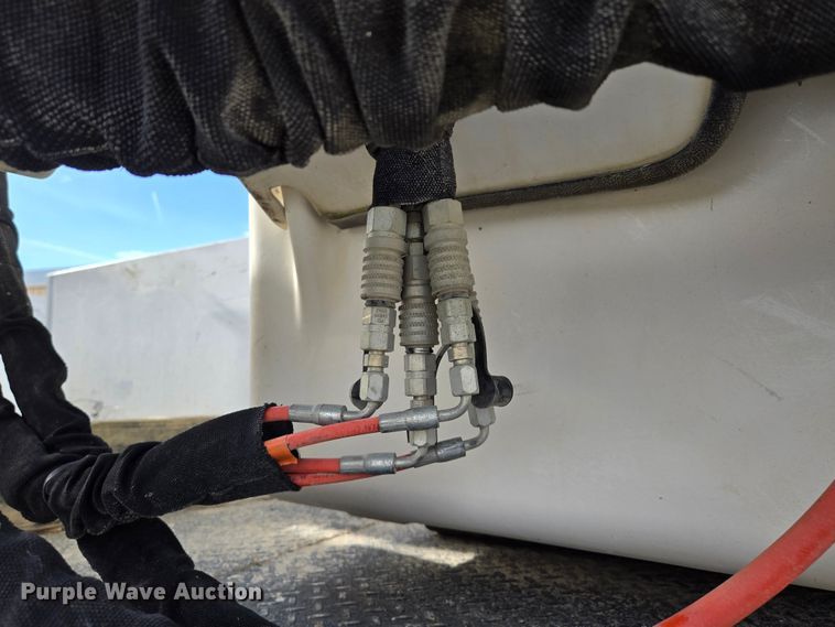image for item EQ3932 2017 Ford F550 Super Duty XL bucket truck