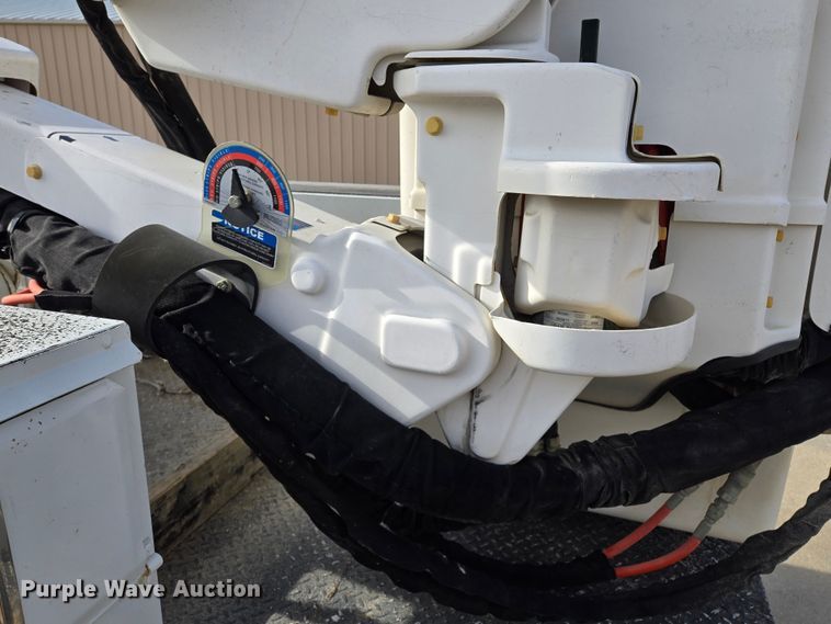 image for item EQ3932 2017 Ford F550 Super Duty XL bucket truck
