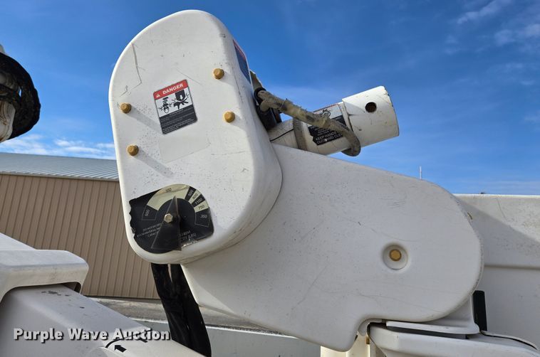 image for item EQ3932 2017 Ford F550 Super Duty XL bucket truck