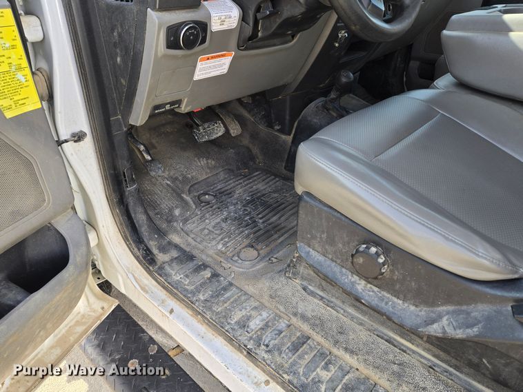 image for item EQ3932 2017 Ford F550 Super Duty XL bucket truck