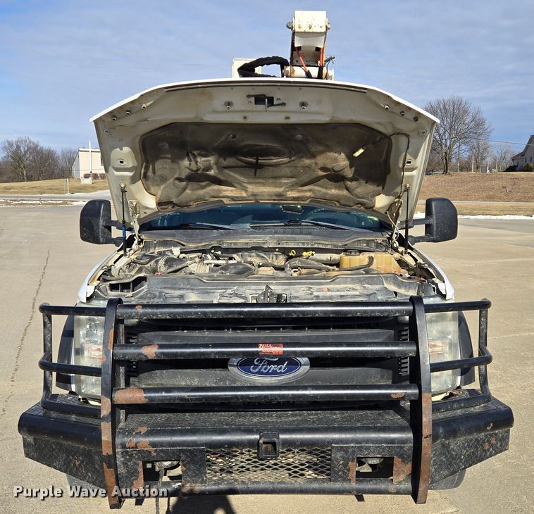 image for item EQ3932 2017 Ford F550 Super Duty XL bucket truck