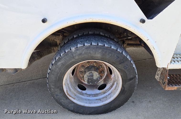 image for item EQ3932 2017 Ford F550 Super Duty XL bucket truck