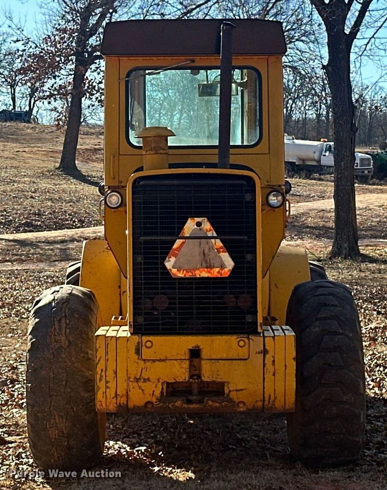 image for item ER4927 1981 John Deere 544-B wheel loader
