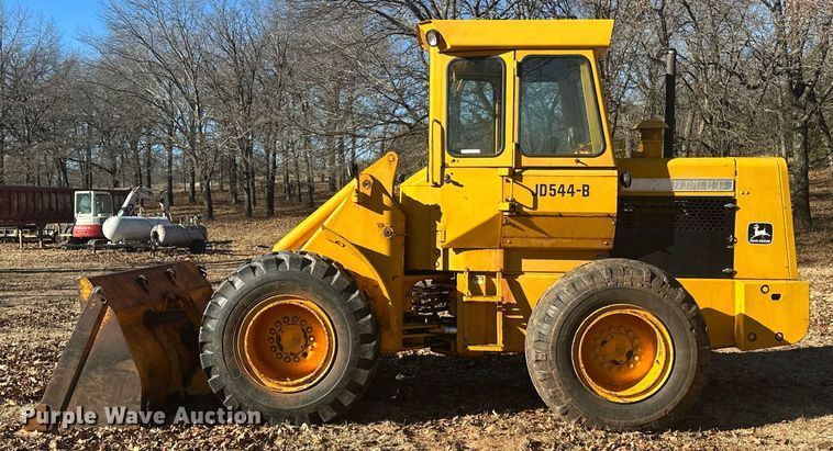 image for item ER4927 1981 John Deere 544-B wheel loader
