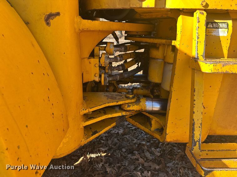 image for item ER4927 1981 John Deere 544-B wheel loader