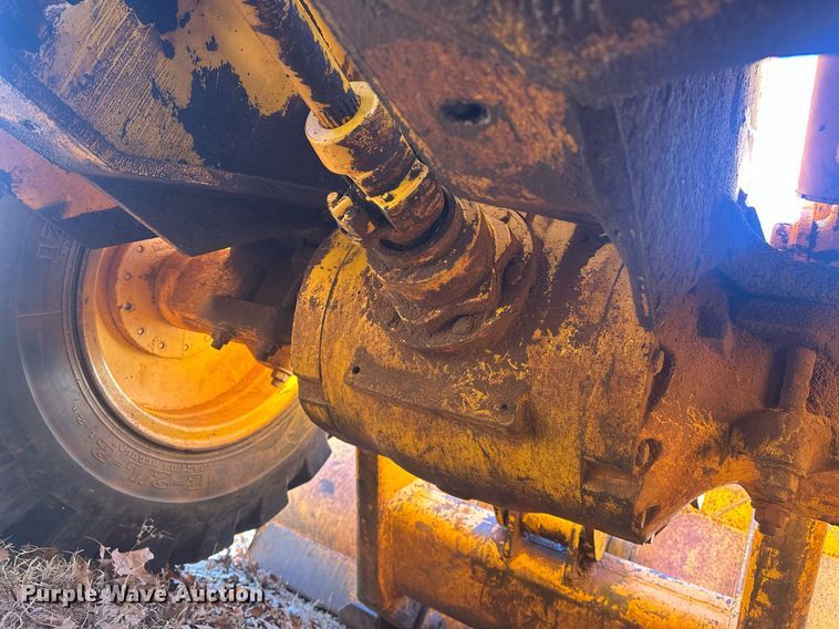 image for item ER4927 1981 John Deere 544-B wheel loader