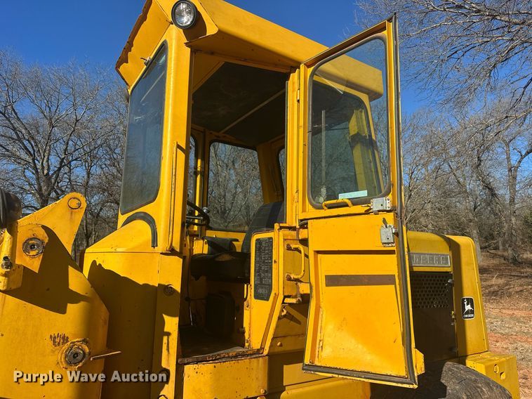 image for item ER4927 1981 John Deere 544-B wheel loader
