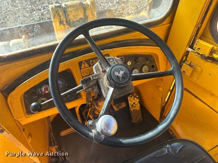 image for item ER4927 1981 John Deere 544-B wheel loader