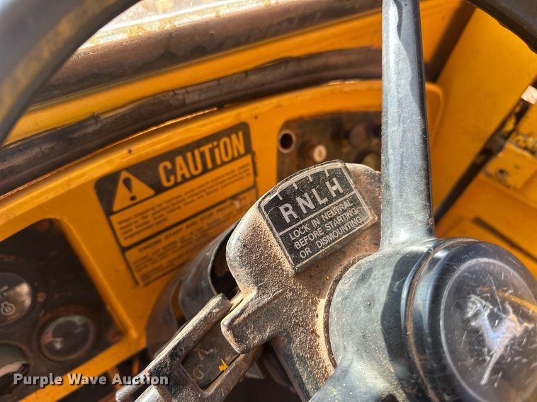 image for item ER4927 1981 John Deere 544-B wheel loader