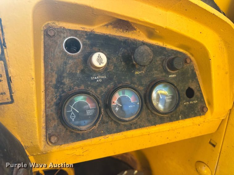 image for item ER4927 1981 John Deere 544-B wheel loader