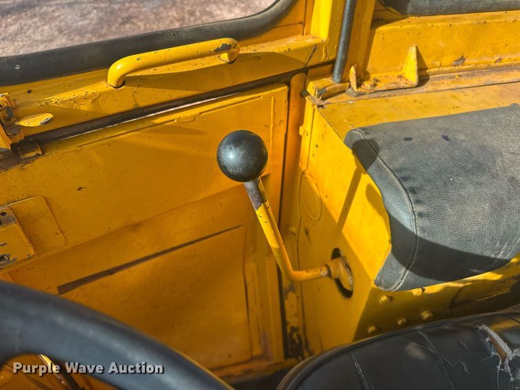 image for item ER4927 1981 John Deere 544-B wheel loader