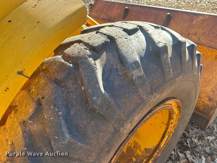 image for item ER4927 1981 John Deere 544-B wheel loader