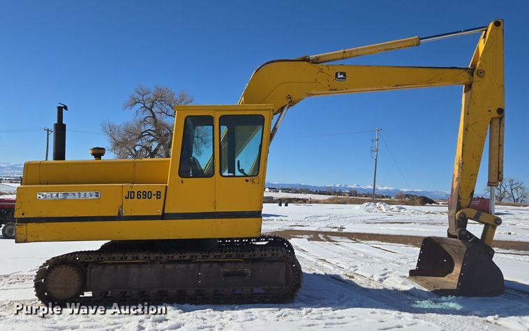 image for item ER5119 1979 John Deere 690B excavator