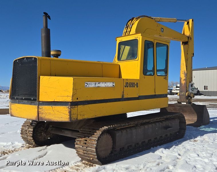 image for item ER5119 1979 John Deere 690B excavator