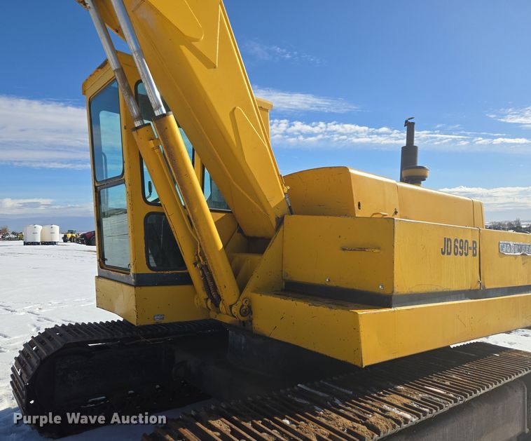 image for item ER5119 1979 John Deere 690B excavator