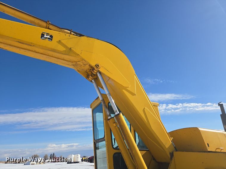 image for item ER5119 1979 John Deere 690B excavator