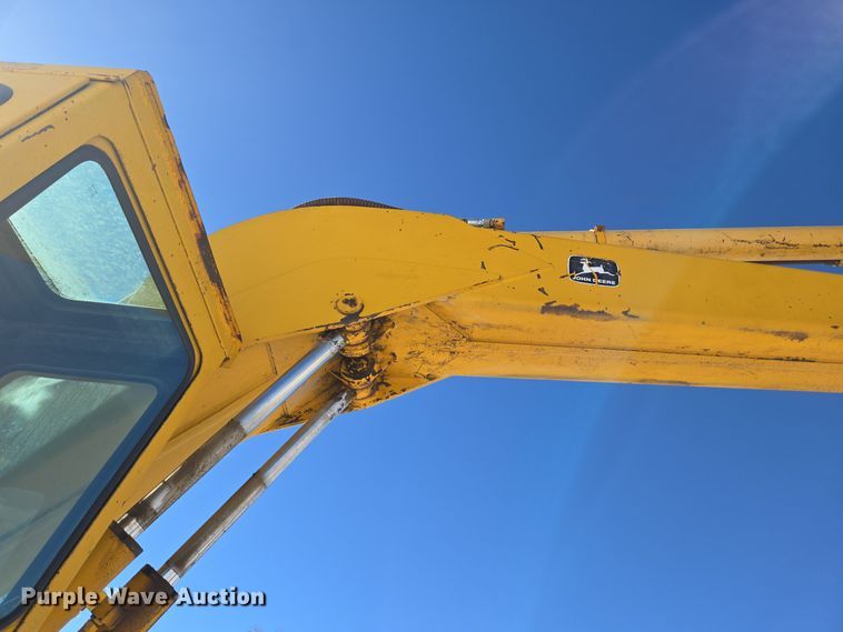 image for item ER5119 1979 John Deere 690B excavator