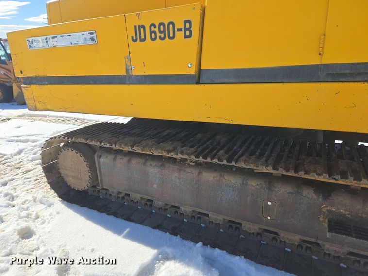 image for item ER5119 1979 John Deere 690B excavator