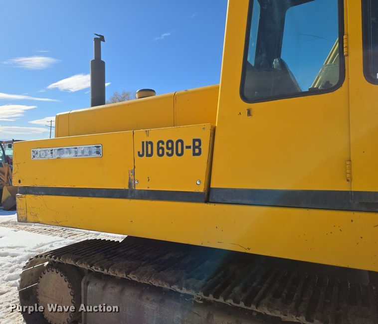 image for item ER5119 1979 John Deere 690B excavator