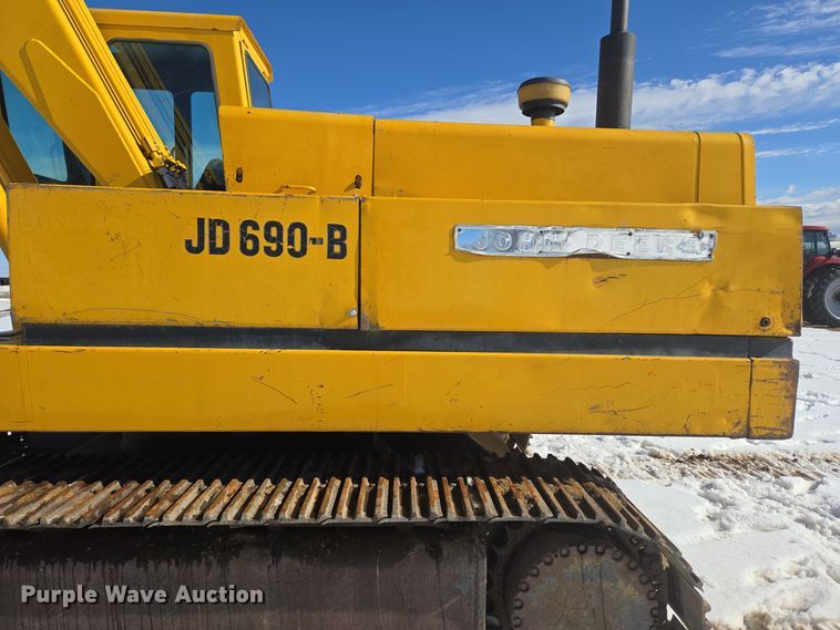 image for item ER5119 1979 John Deere 690B excavator
