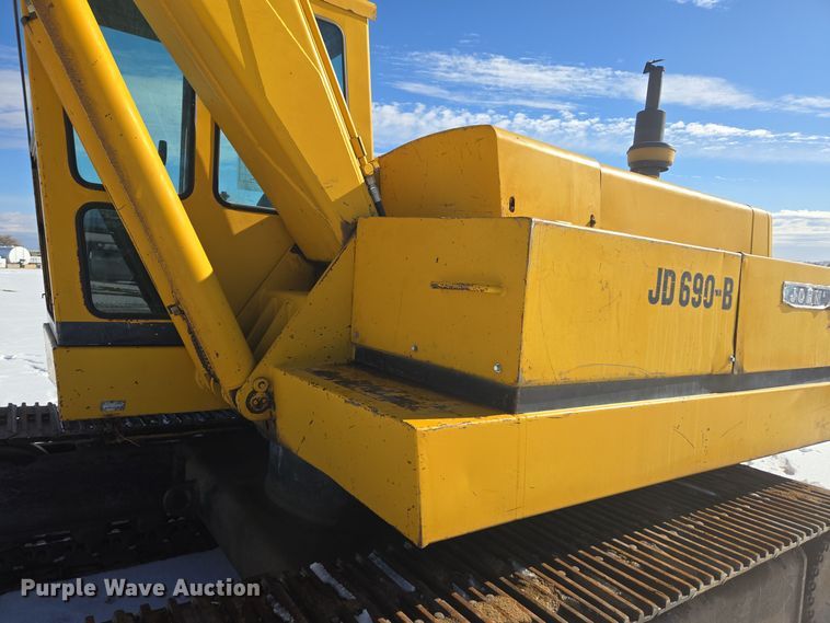 image for item ER5119 1979 John Deere 690B excavator