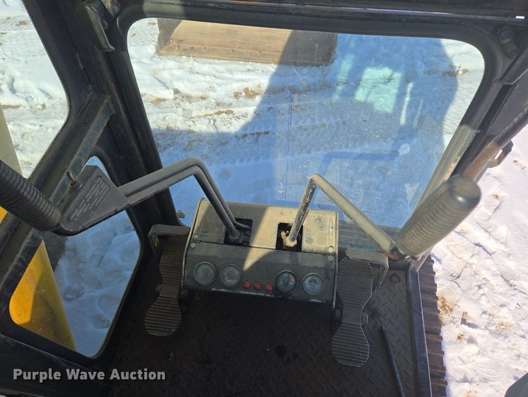 image for item ER5119 1979 John Deere 690B excavator